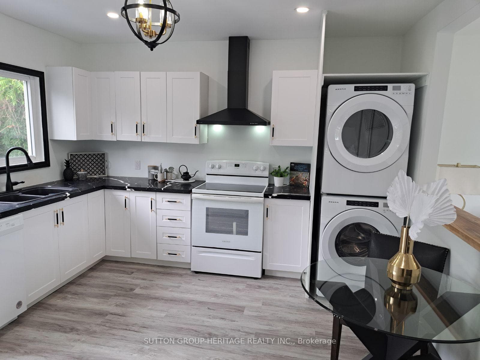 261 Sidney Street photo 2