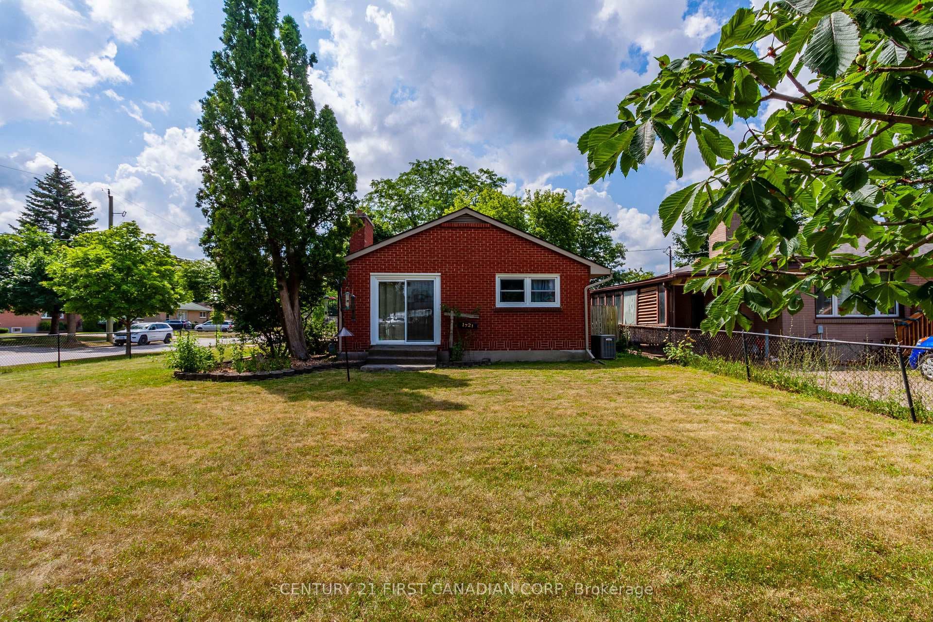 1721 Moffatt Avenue photo 8