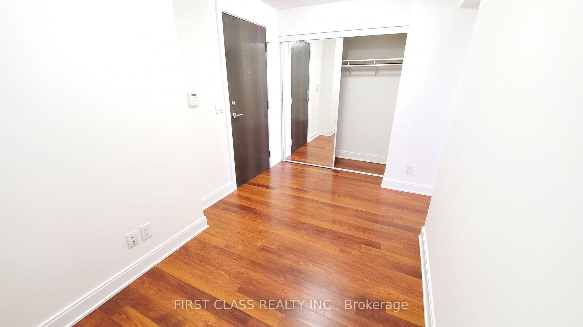 135 Village Green Square Unit 1616 photo 8