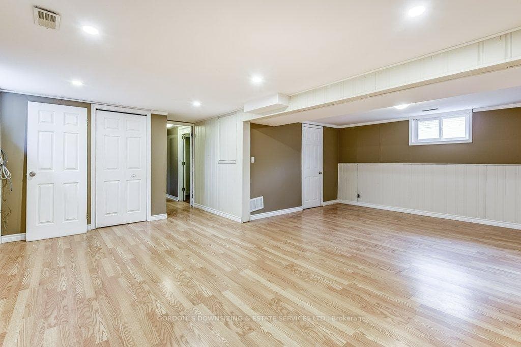 30 Ermatinger Street photo 36