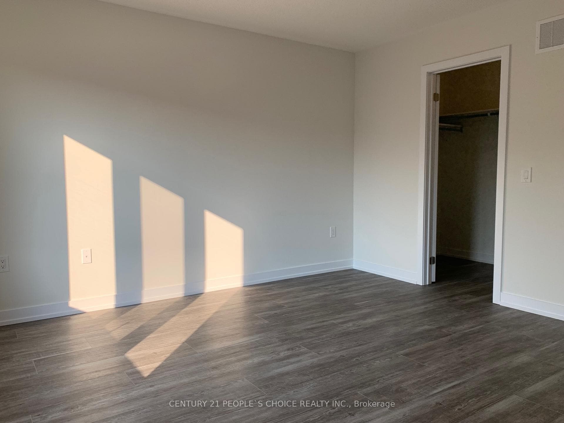 1347 Kobzar Drive photo 37