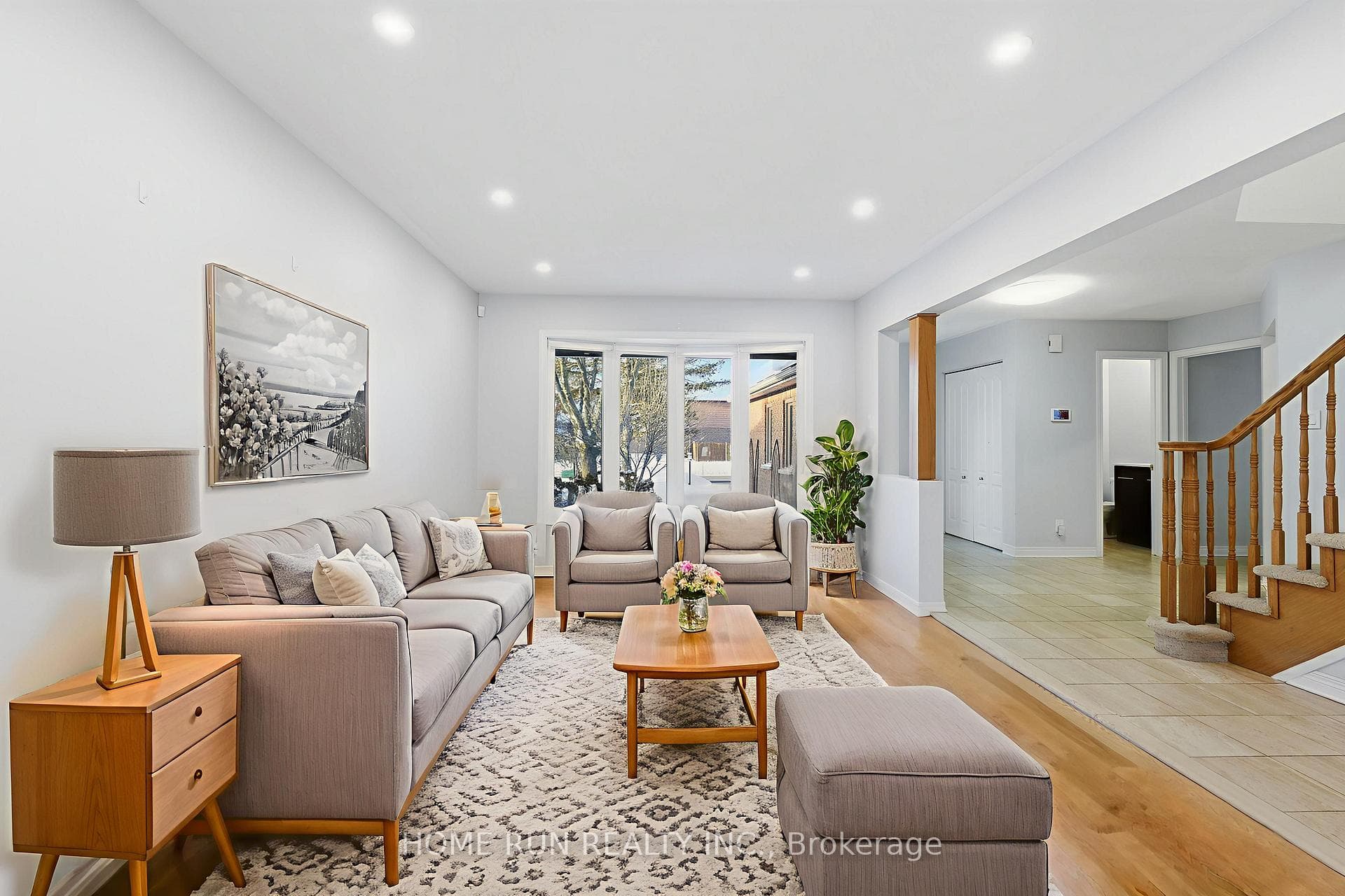 35 Weslock Way photo 7
