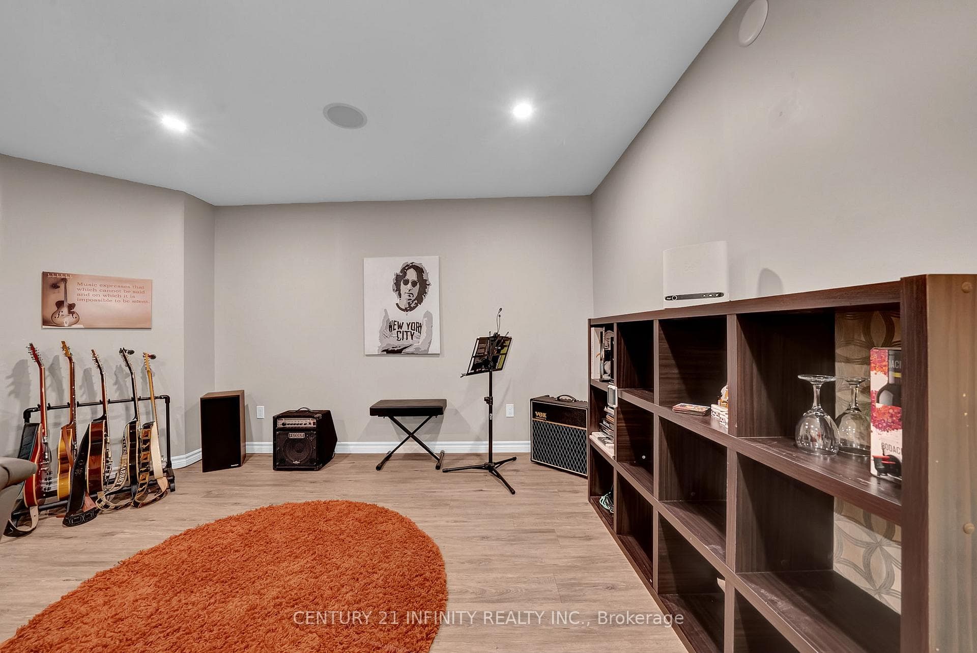 16 LORI Boulevard photo 24