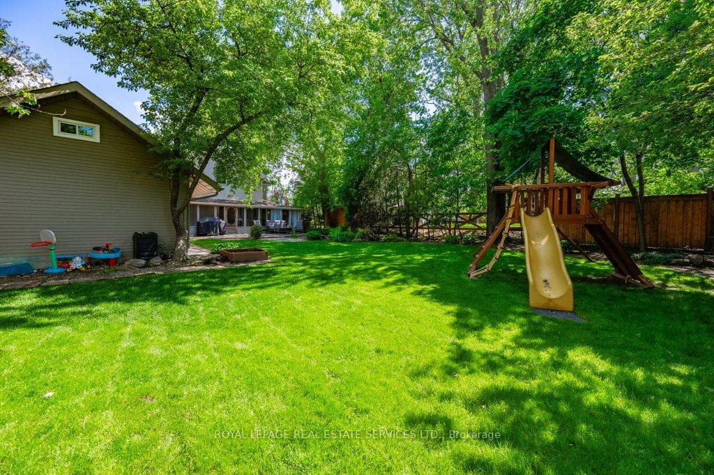 A Picturesque Setting for Outdoor Living