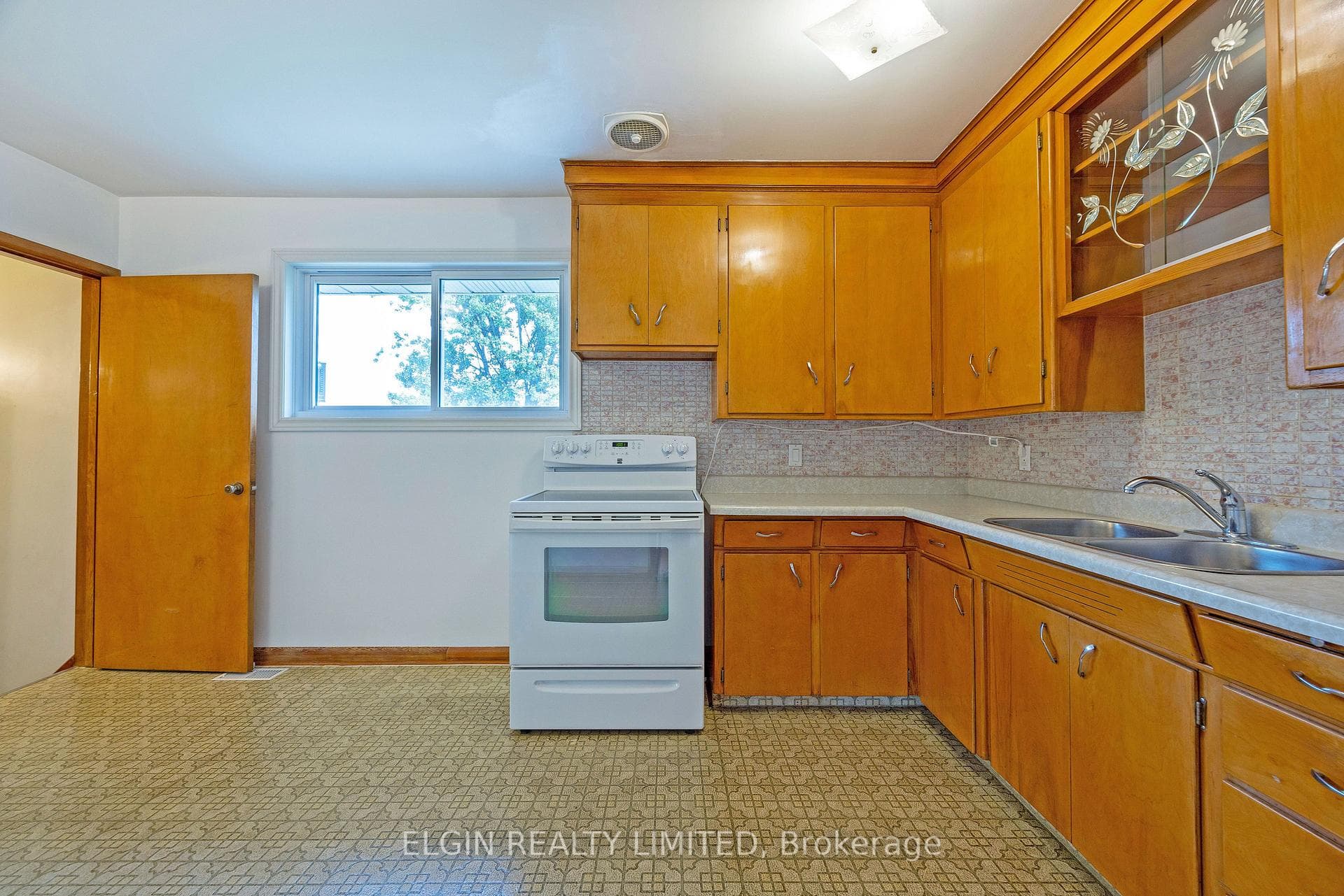 178 Myrtle Street photo 8