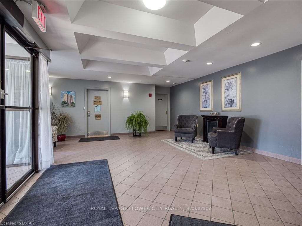 860 Commissioners Road Unit 707 photo 18