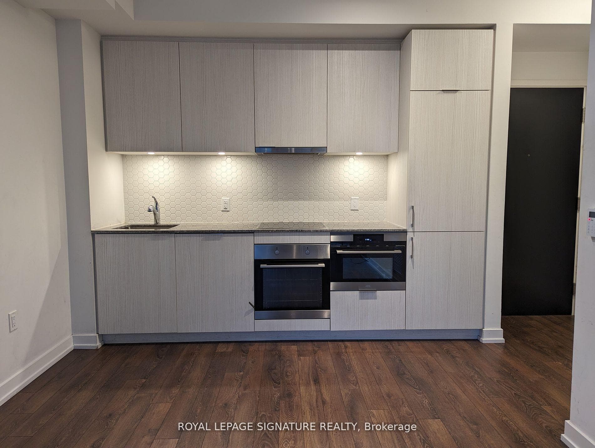 158 Front Street Unit 2017 photo 2