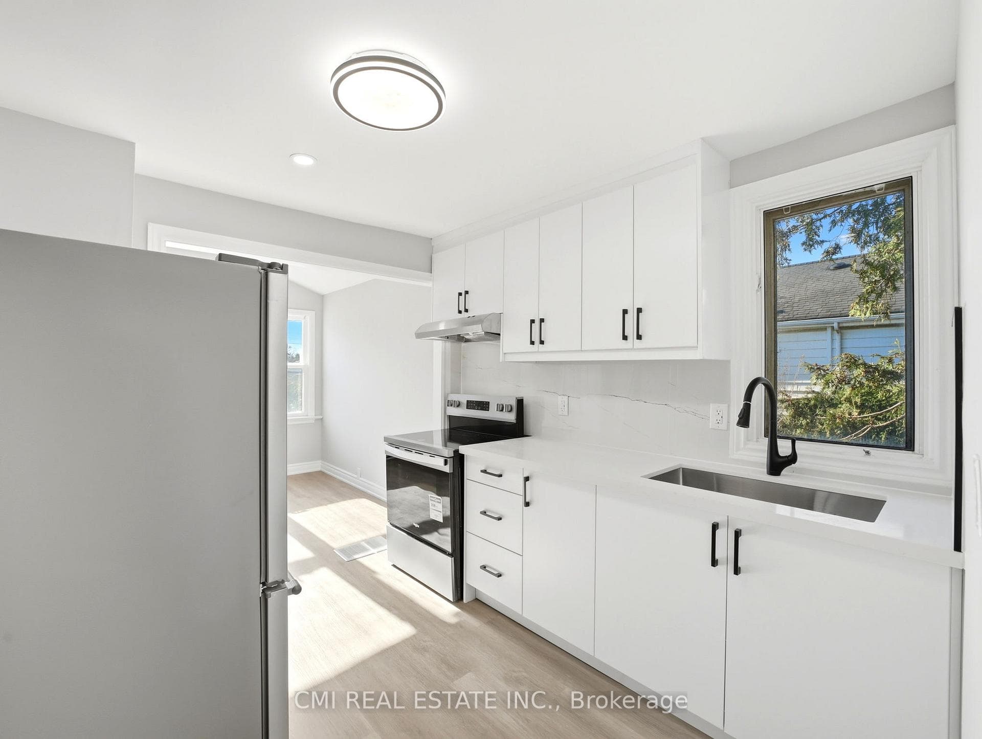 86 Adair Avenue photo 11