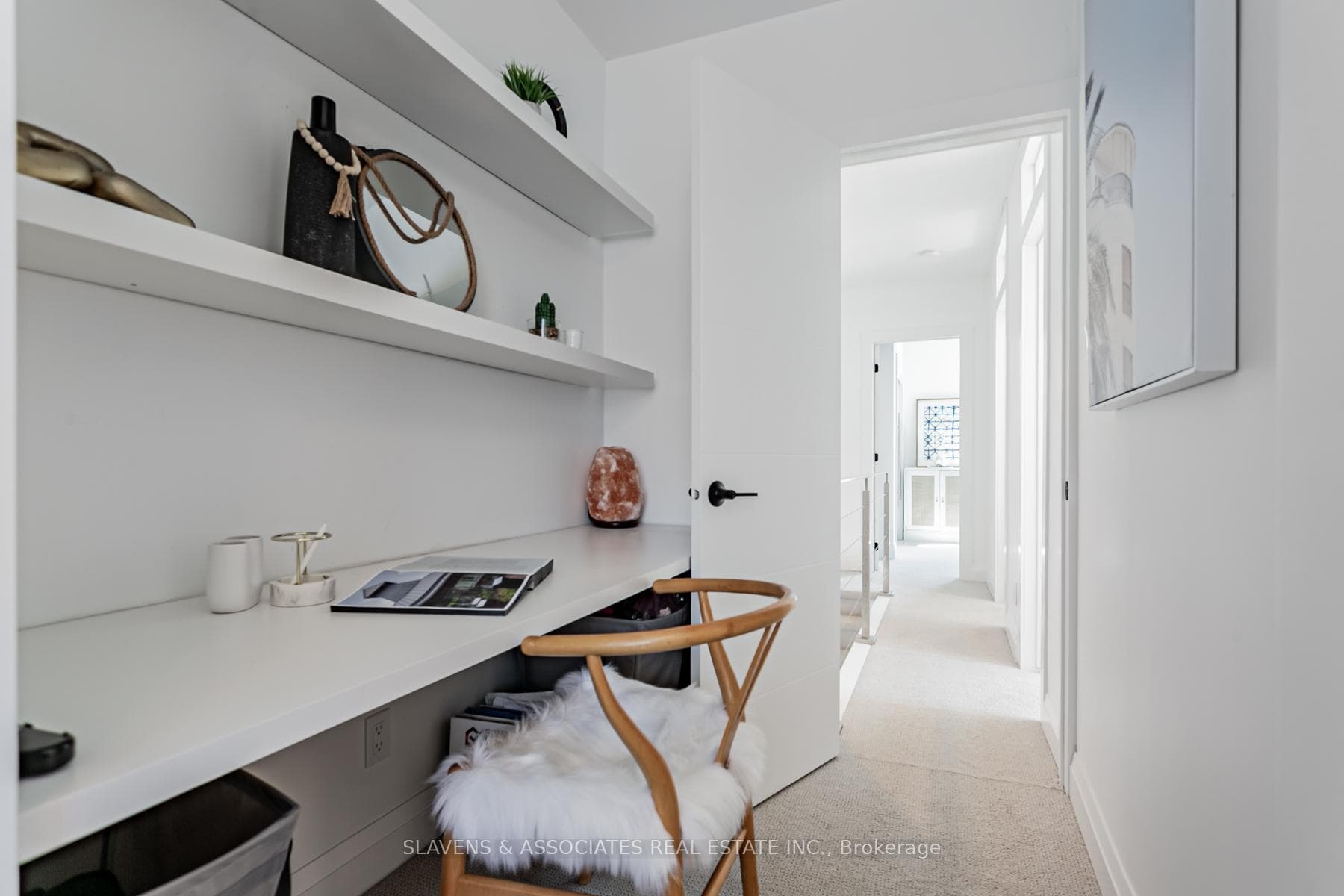41 Barrington Avenue photo 17