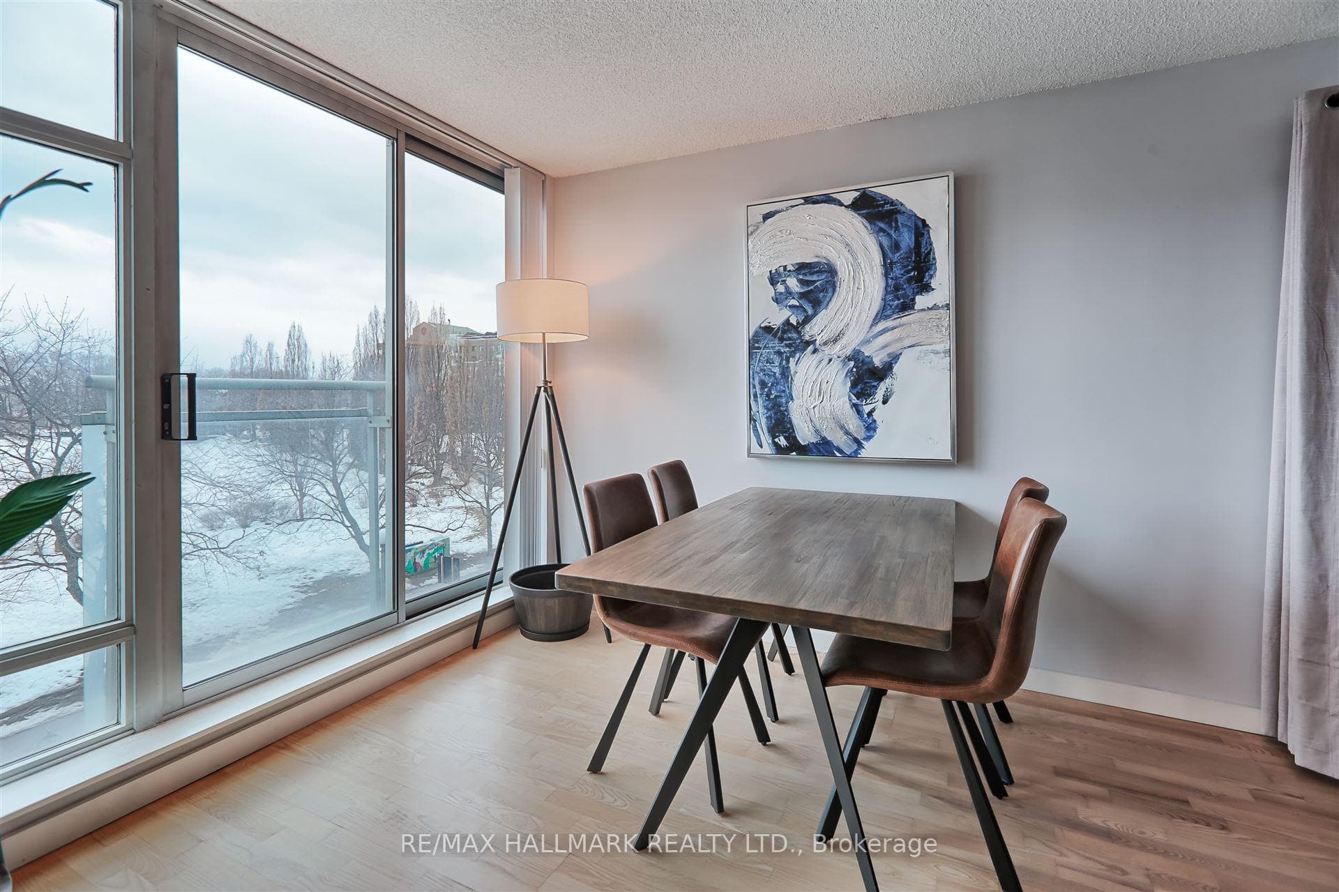 650 Queens Quay Unit 509 photo 21