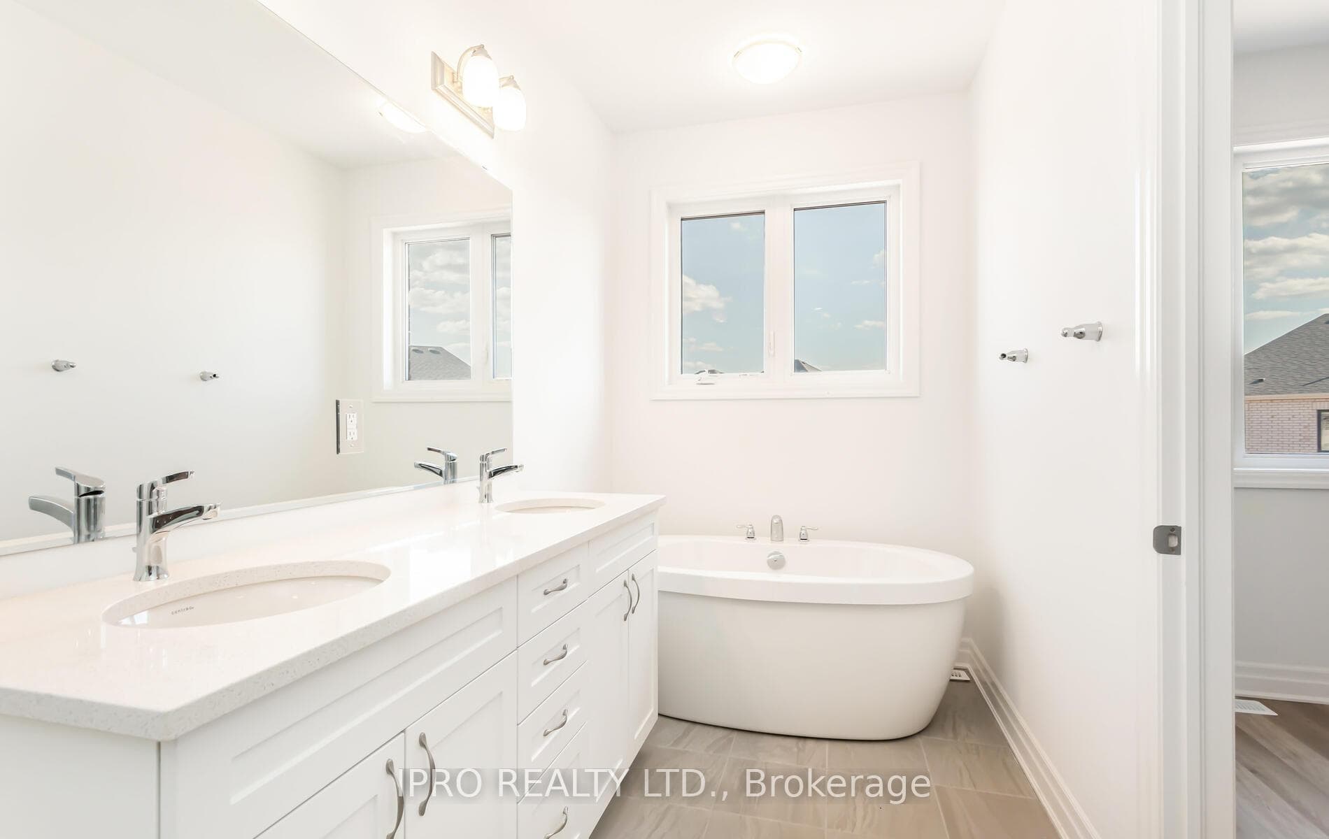 1796 Thames Circle photo 26