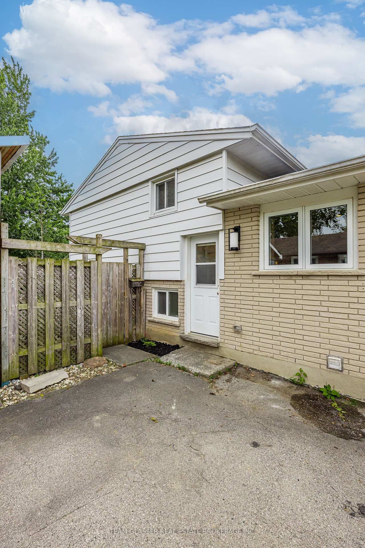 6 HEATH Place photo 34