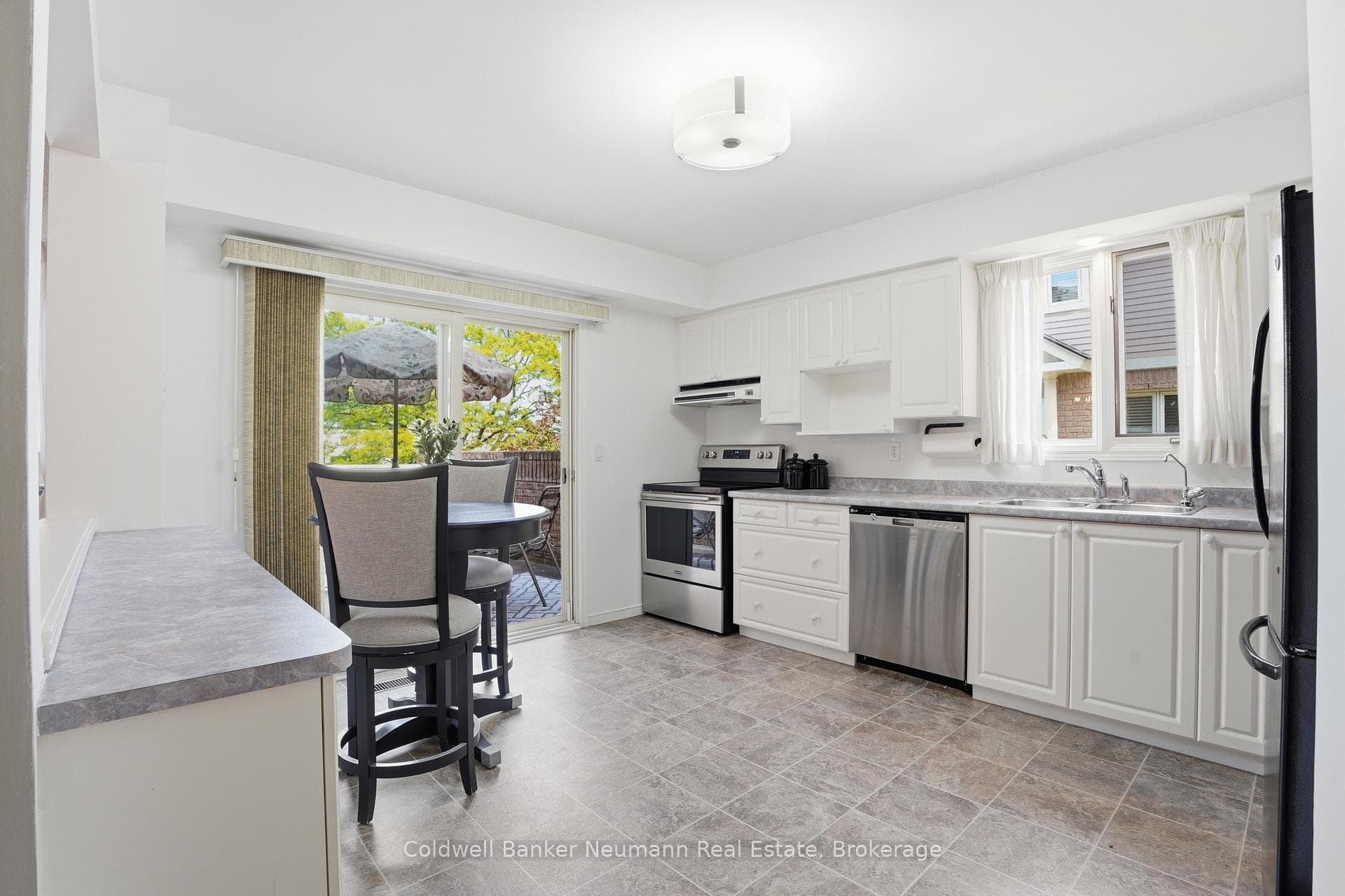 941 Gordon Street Unit 49 photo 33