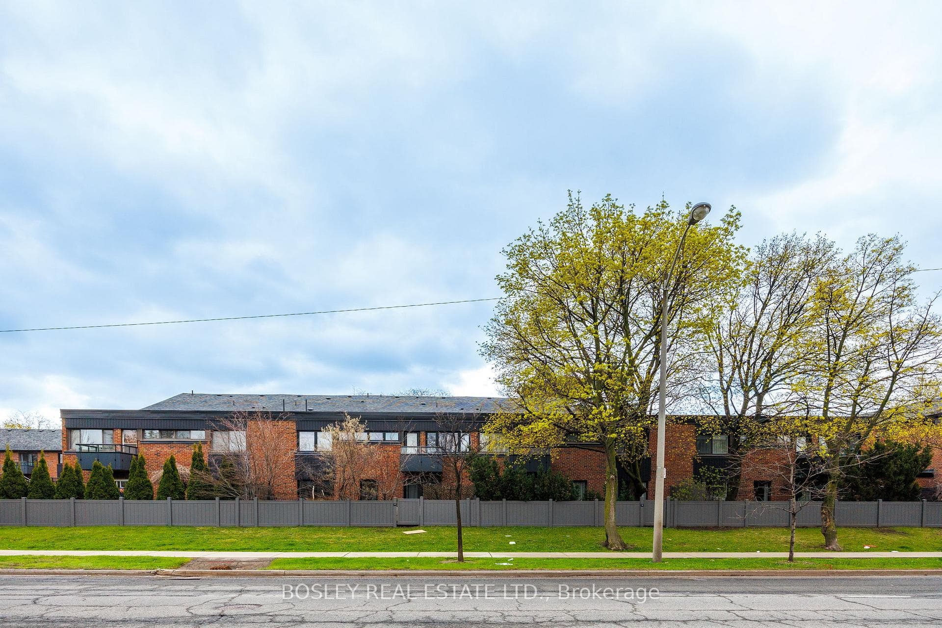 4357 Bloor Street Unit 16 photo 40