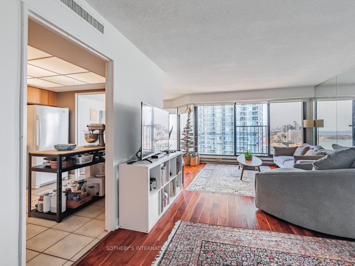 65 Harbour Square Unit 2204 photo 3