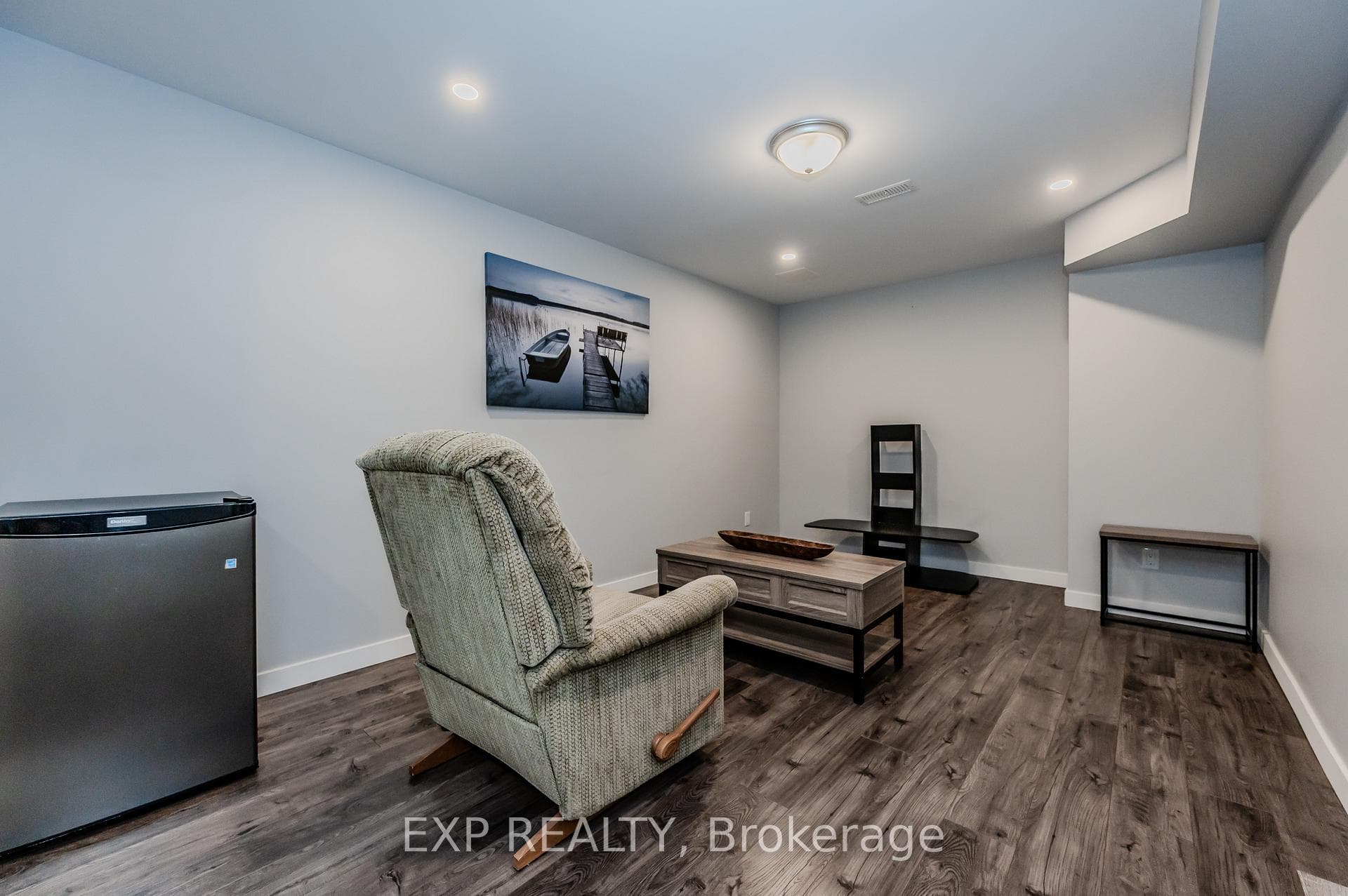 44 Warwick Court photo 28