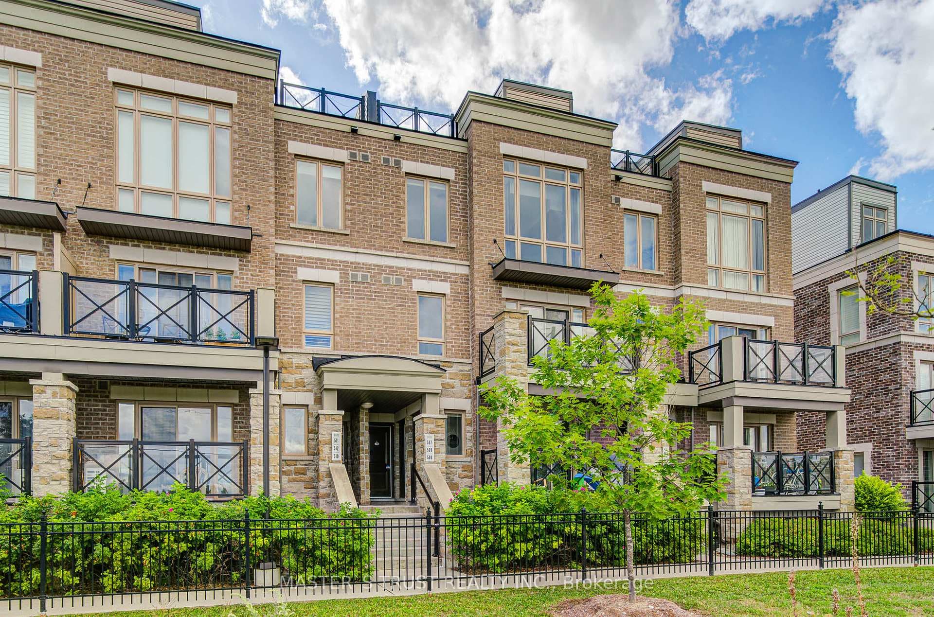 30 Dunsheath Way Unit 507 photo 1
