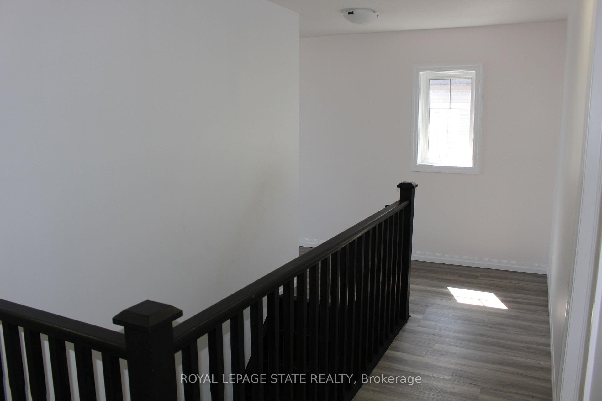 248 Tall Grass Crescent photo 35