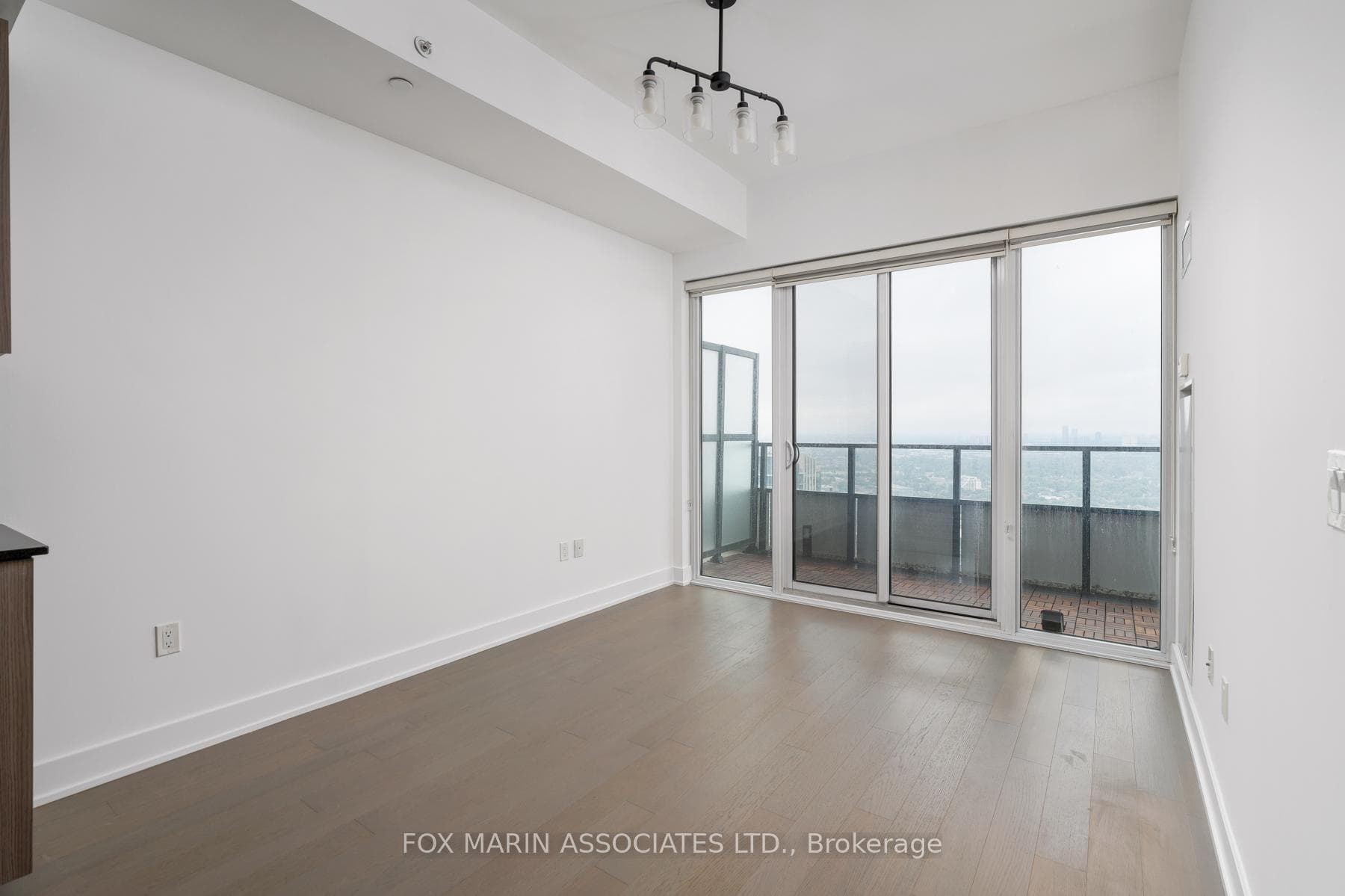30 Shore Breeze Drive Unit 5201 photo 8