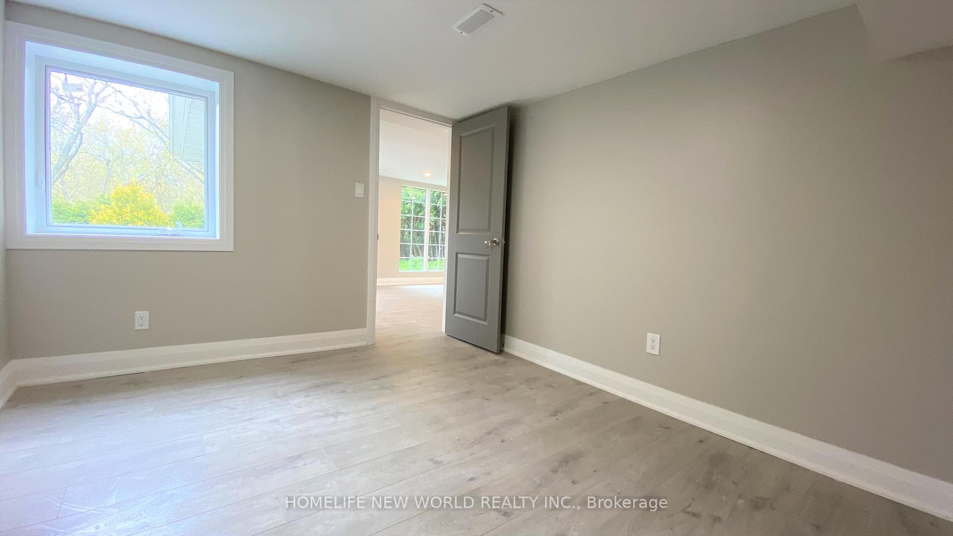 176 Eastdale Street photo 8