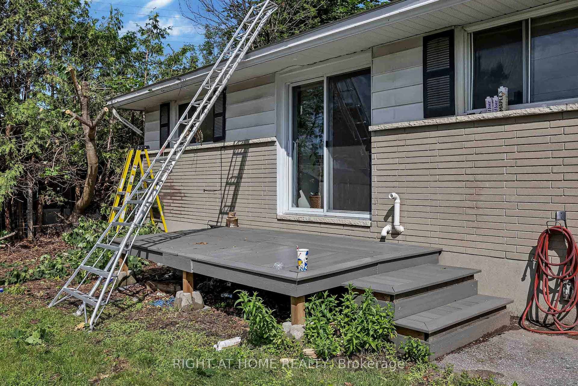 24 Largo Crescent photo 40
