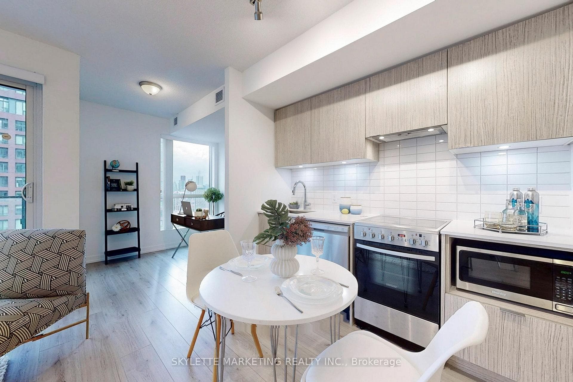 395 Bloor Street Unit 3201 photo 9