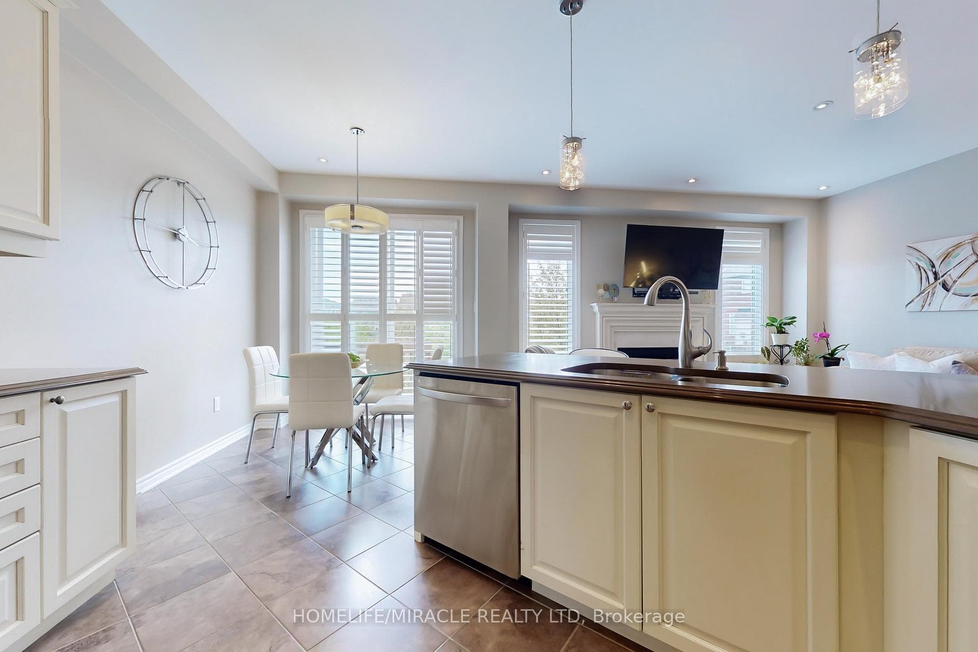 1042 Tock Close photo 15