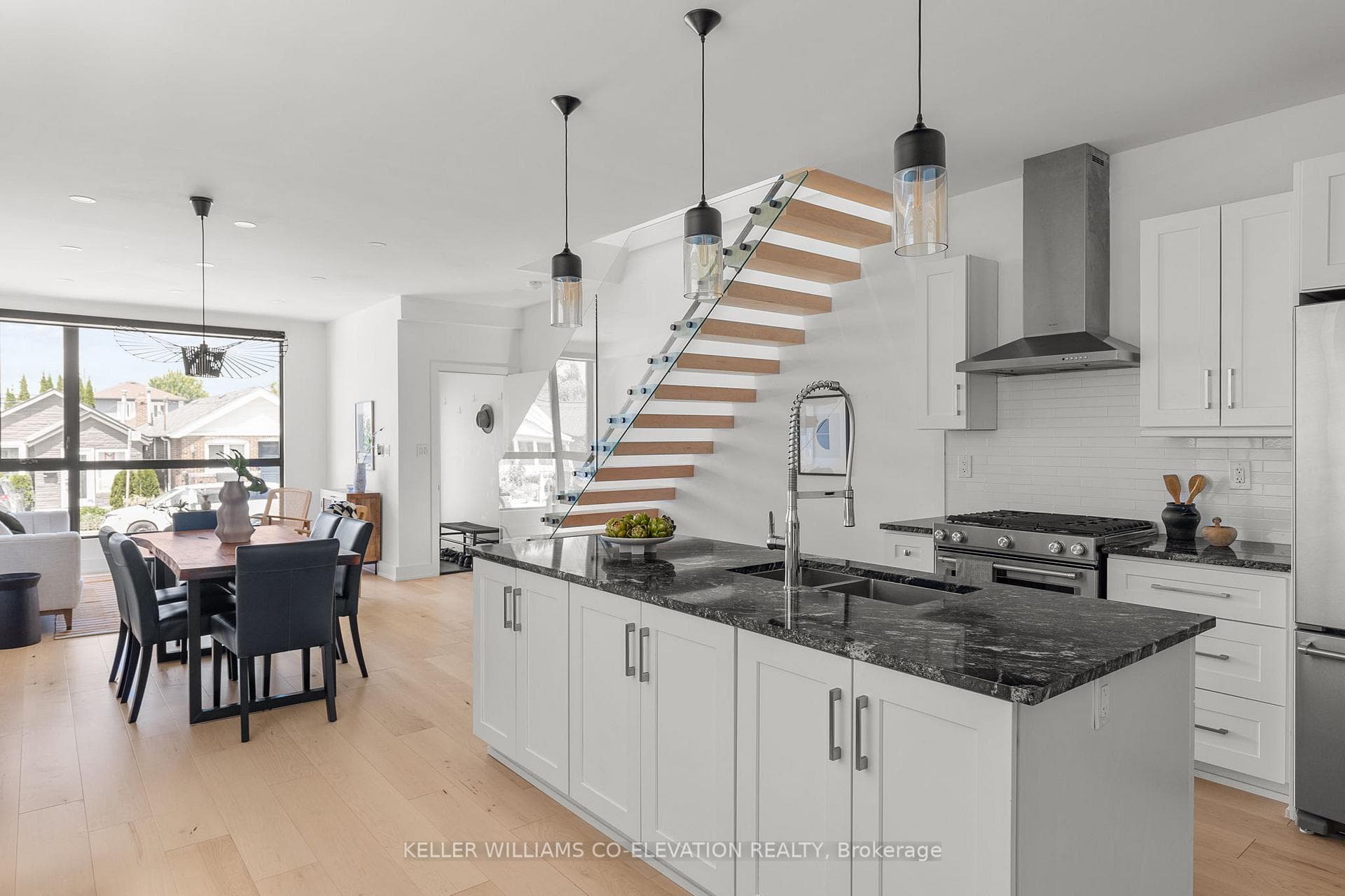 883 Cosburn Avenue photo 3