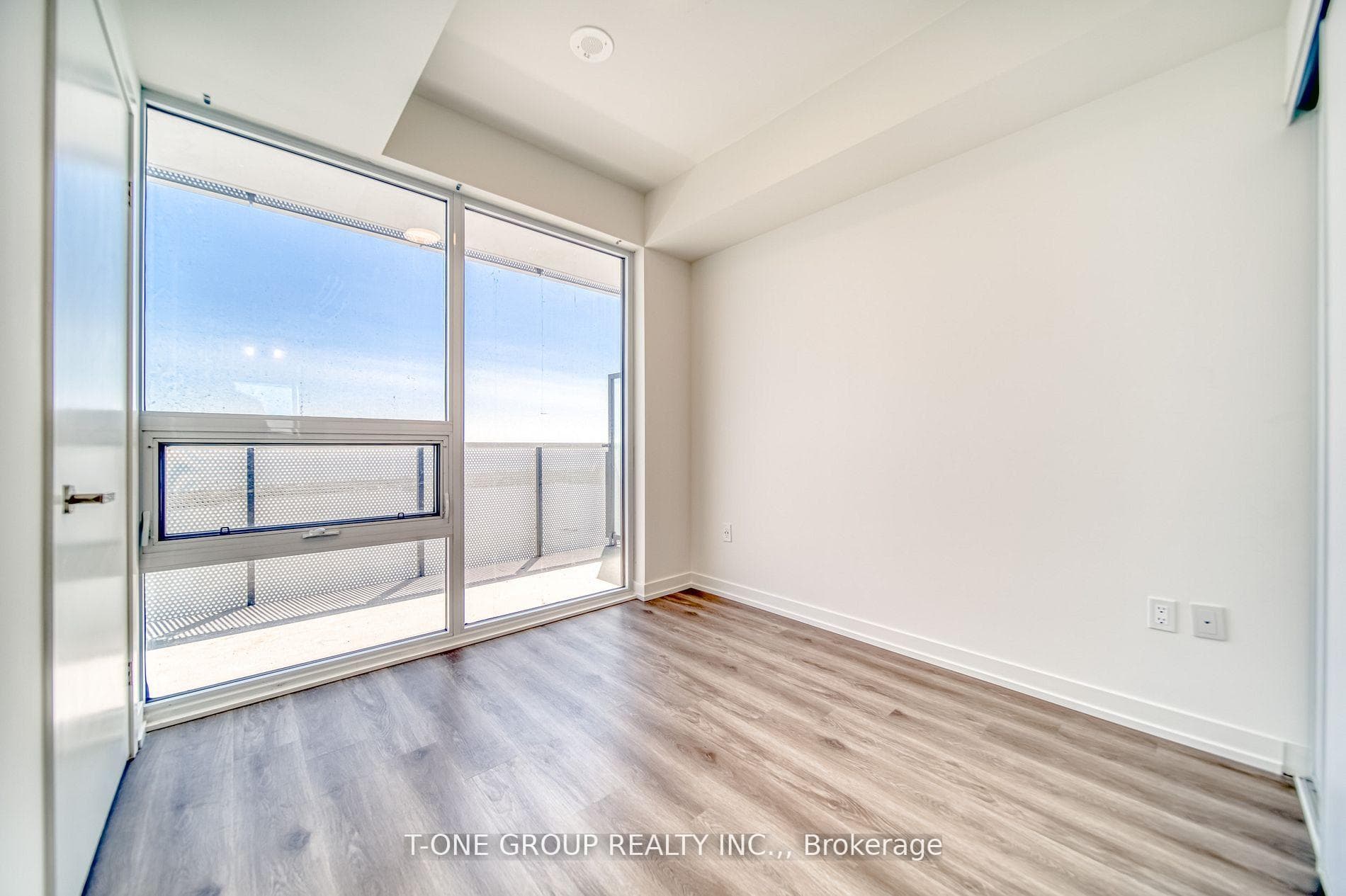 138 Downes Street Unit 6807 photo 10