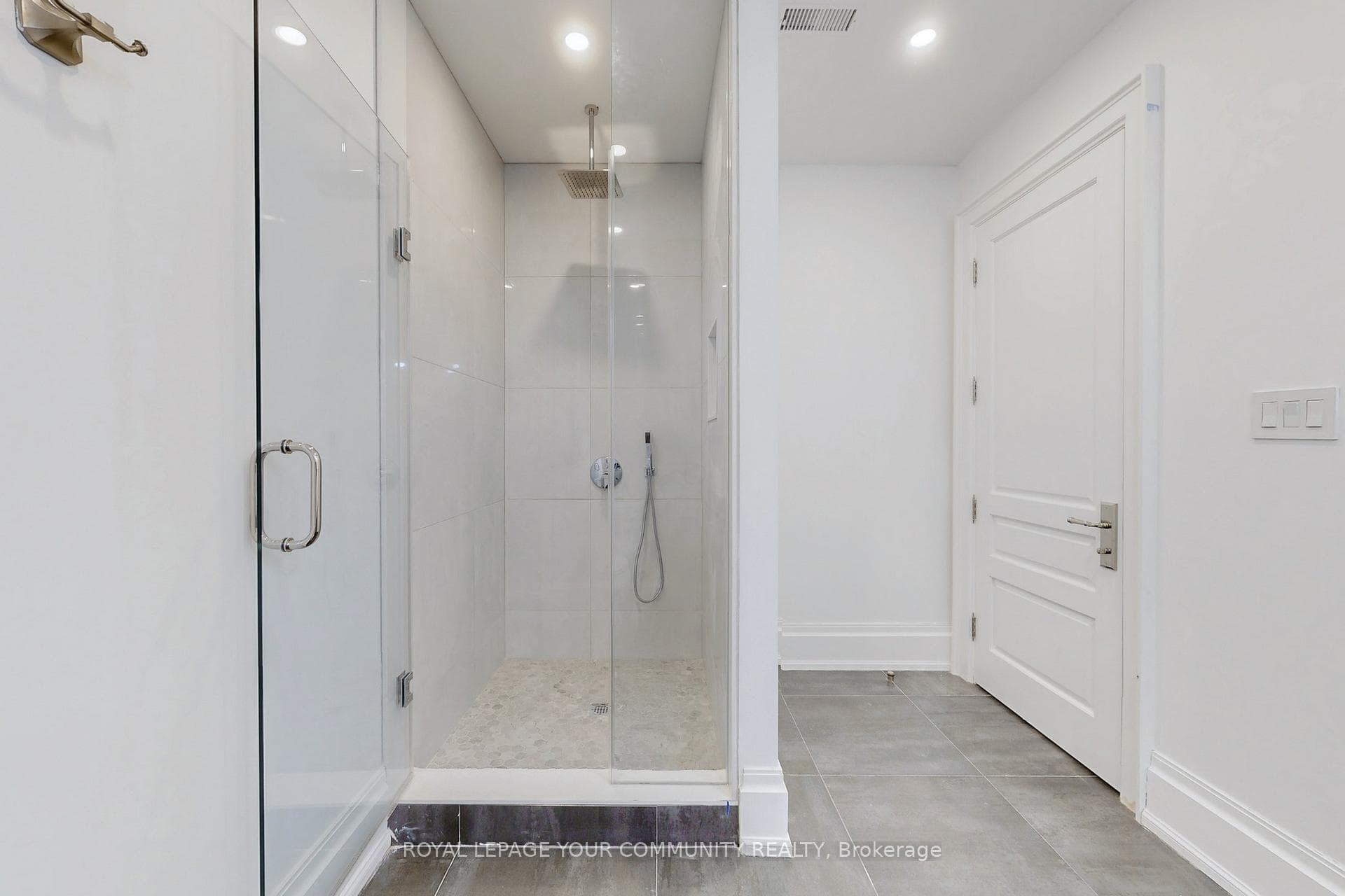 1427 Lakeshore Road photo 36
