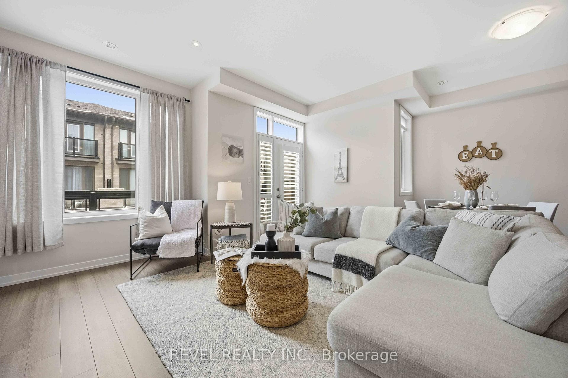 1956 Altona Road Unit 14 photo 8