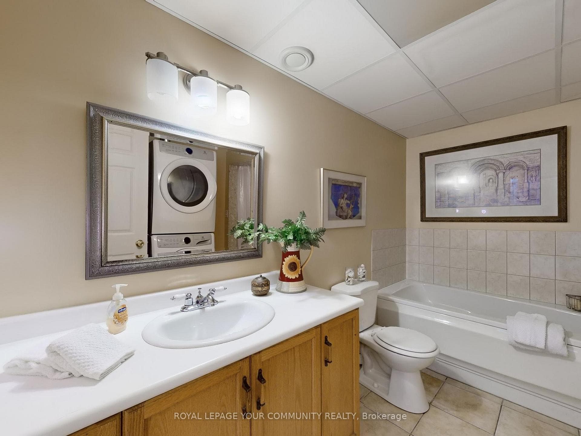 300 Veneto Drive photo 27