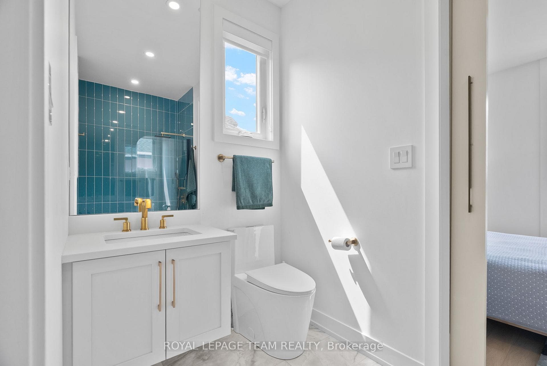 278 Avondale Avenue photo 27