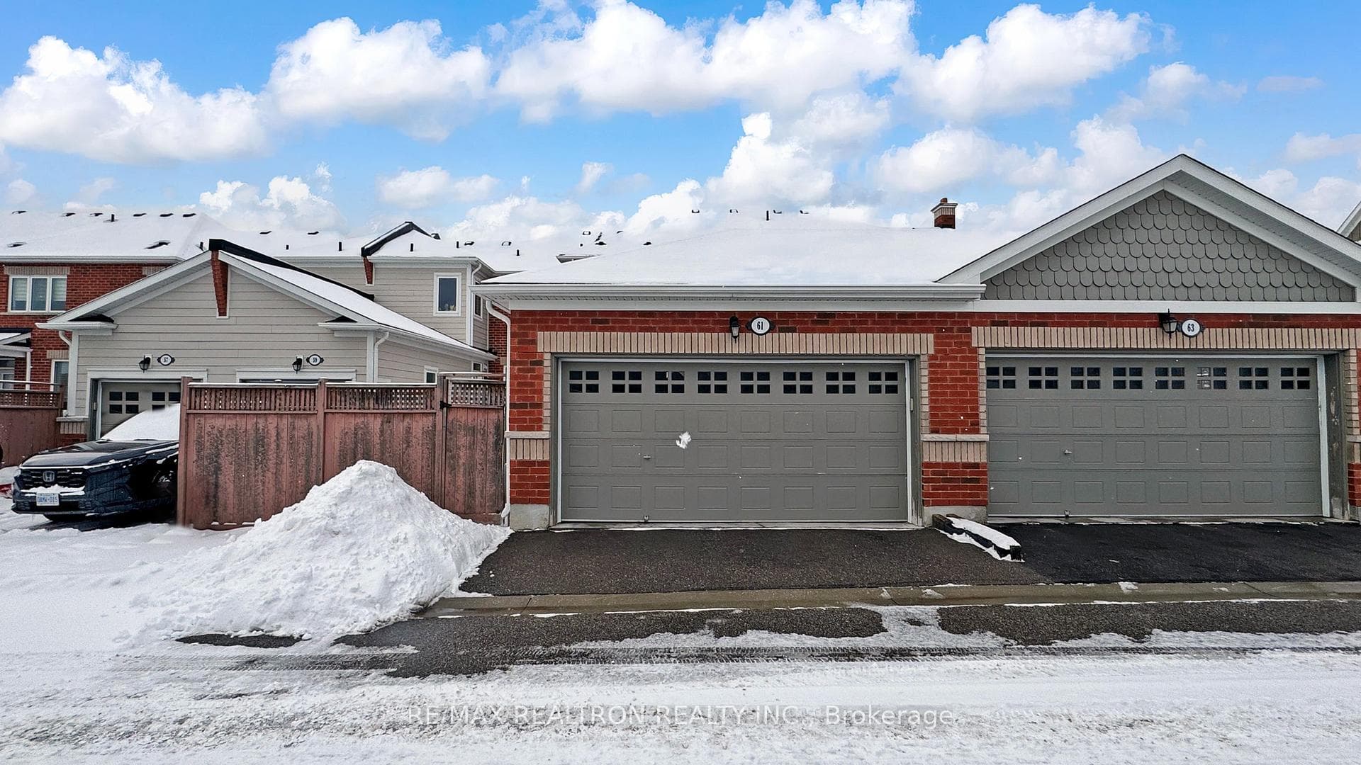 61 Lawrence Pilkington Avenue photo 39