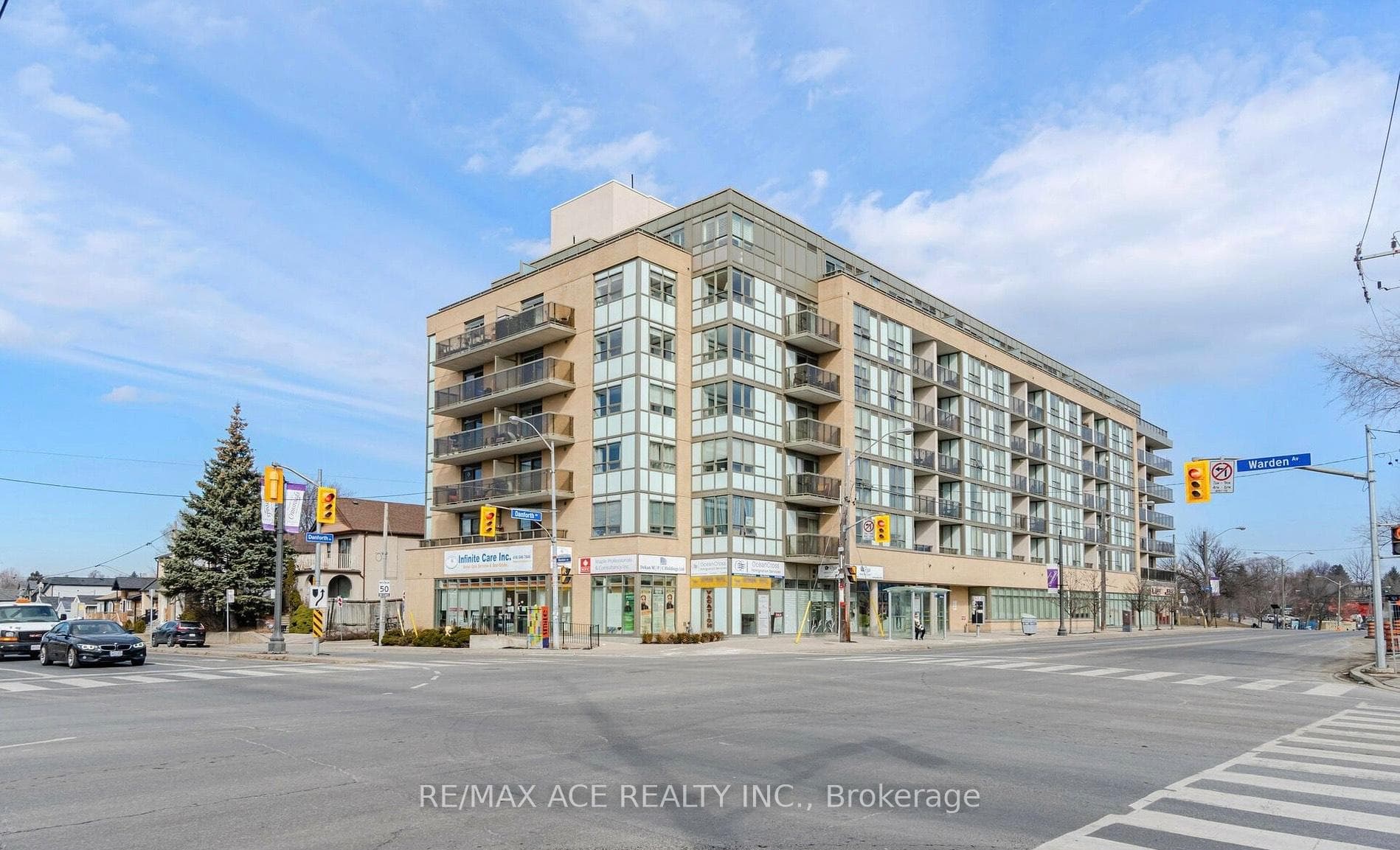 3520 Danforth Avenue Unit 407 photo 1