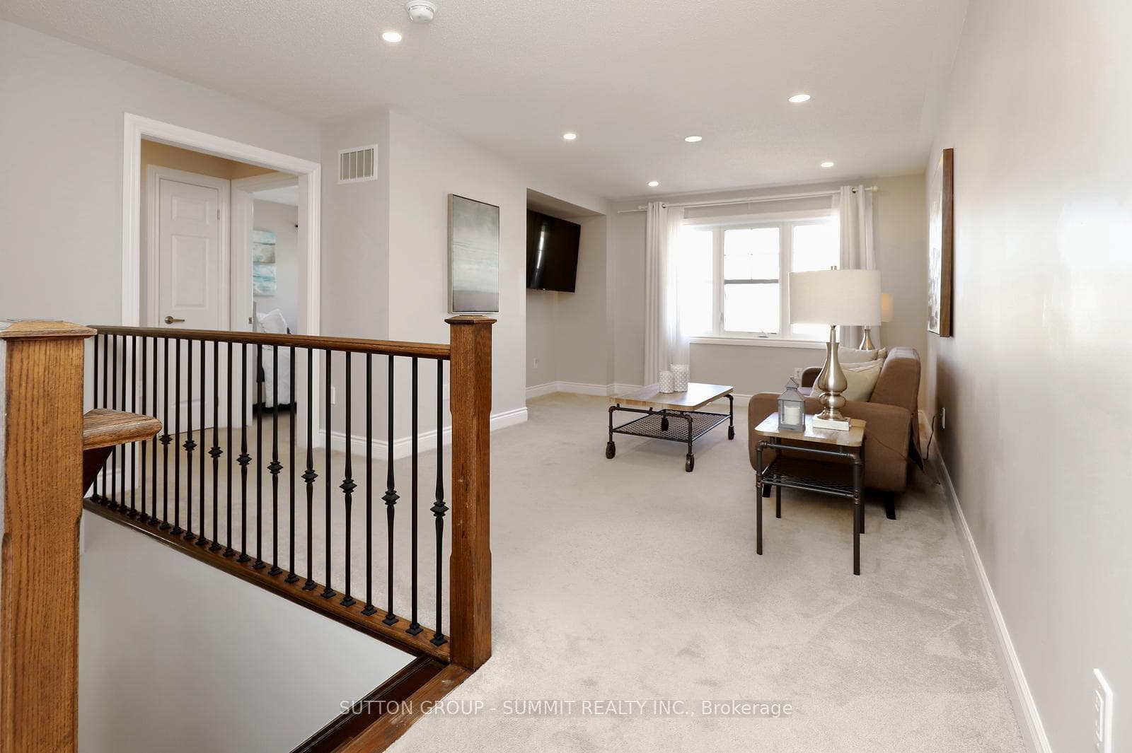 378 Blinco Terrace photo 20