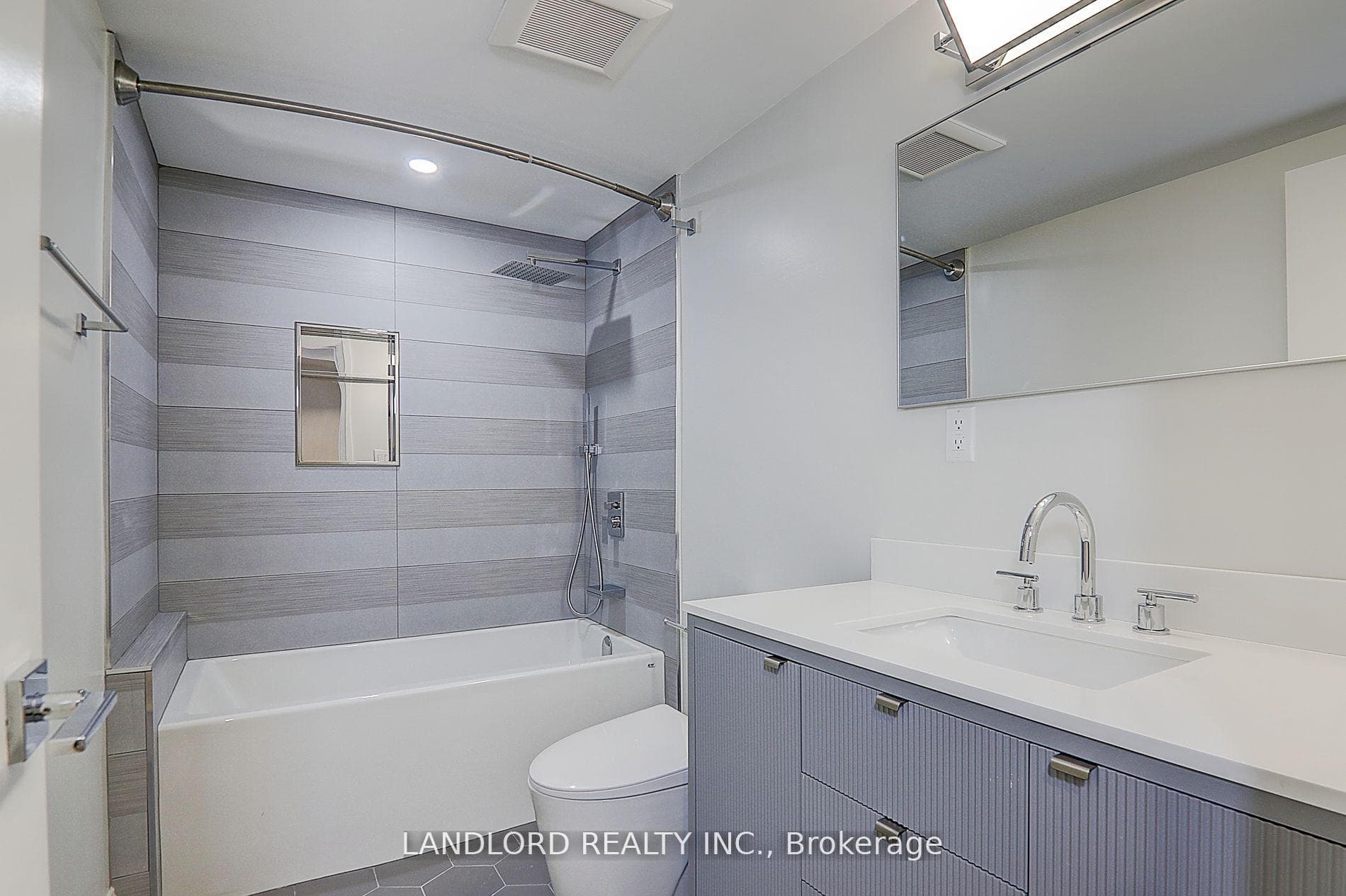 115 Livingstone Avenue Unit Lower photo 17
