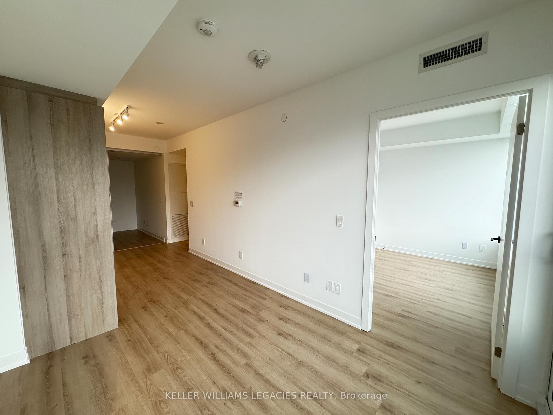 319 Jarvis Street Unit 1608 photo 10