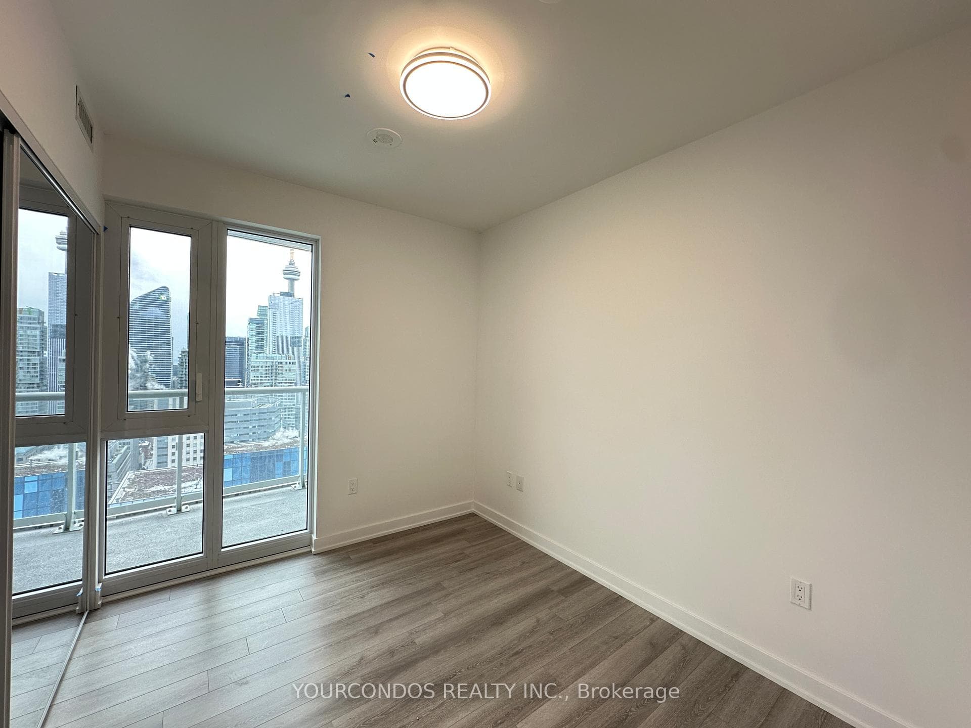 230 SIMCOE Street Unit 3014 photo 8