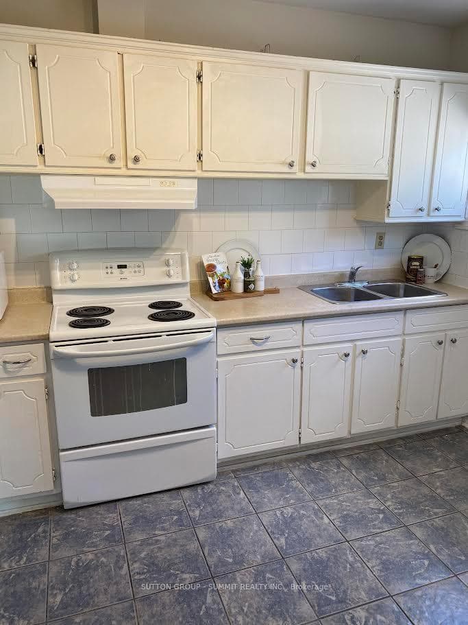 340 Dovedale Drive photo 5