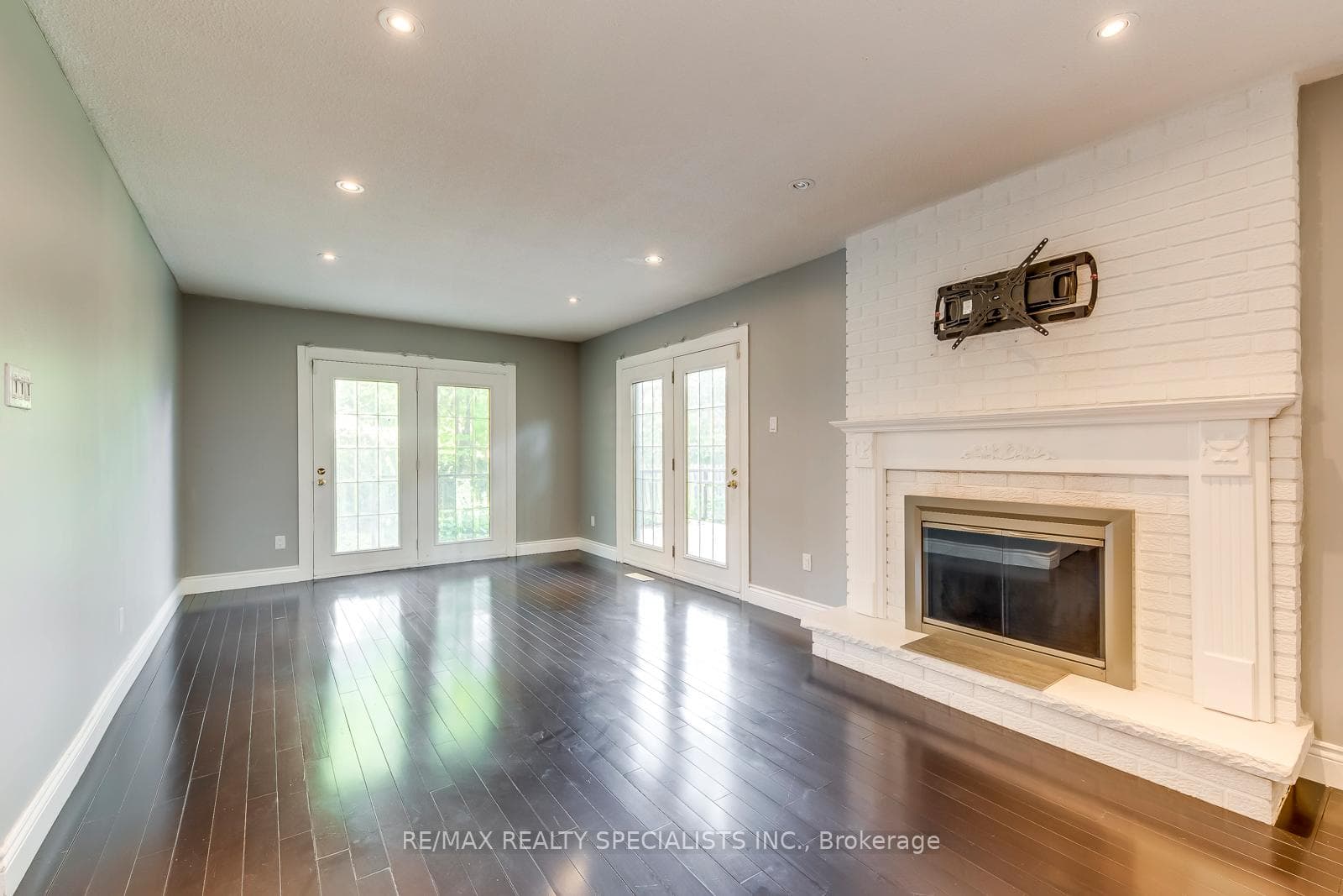 1582 Hermant Court photo 26