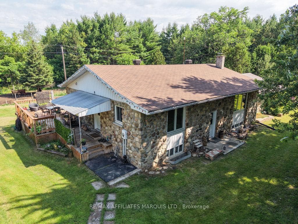 21111 Concession 8 Road photo 34