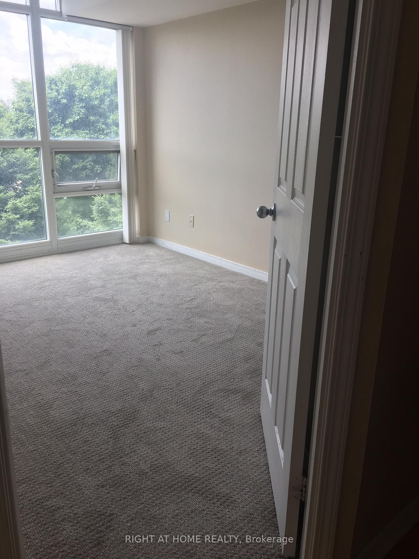 30 Harrison Garden Boulevard Unit 503 photo 16