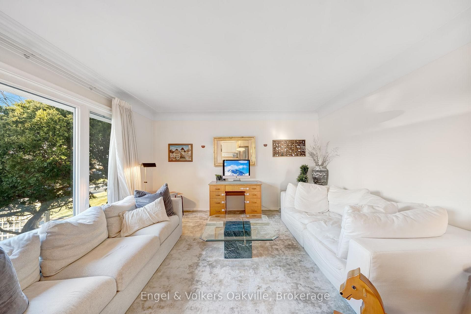 115 Welbourn Drive photo 4