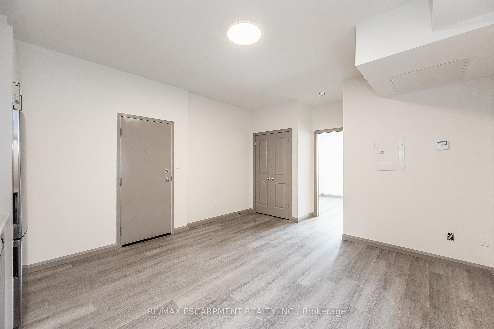 36 Grant Avenue Unit 1A photo 4