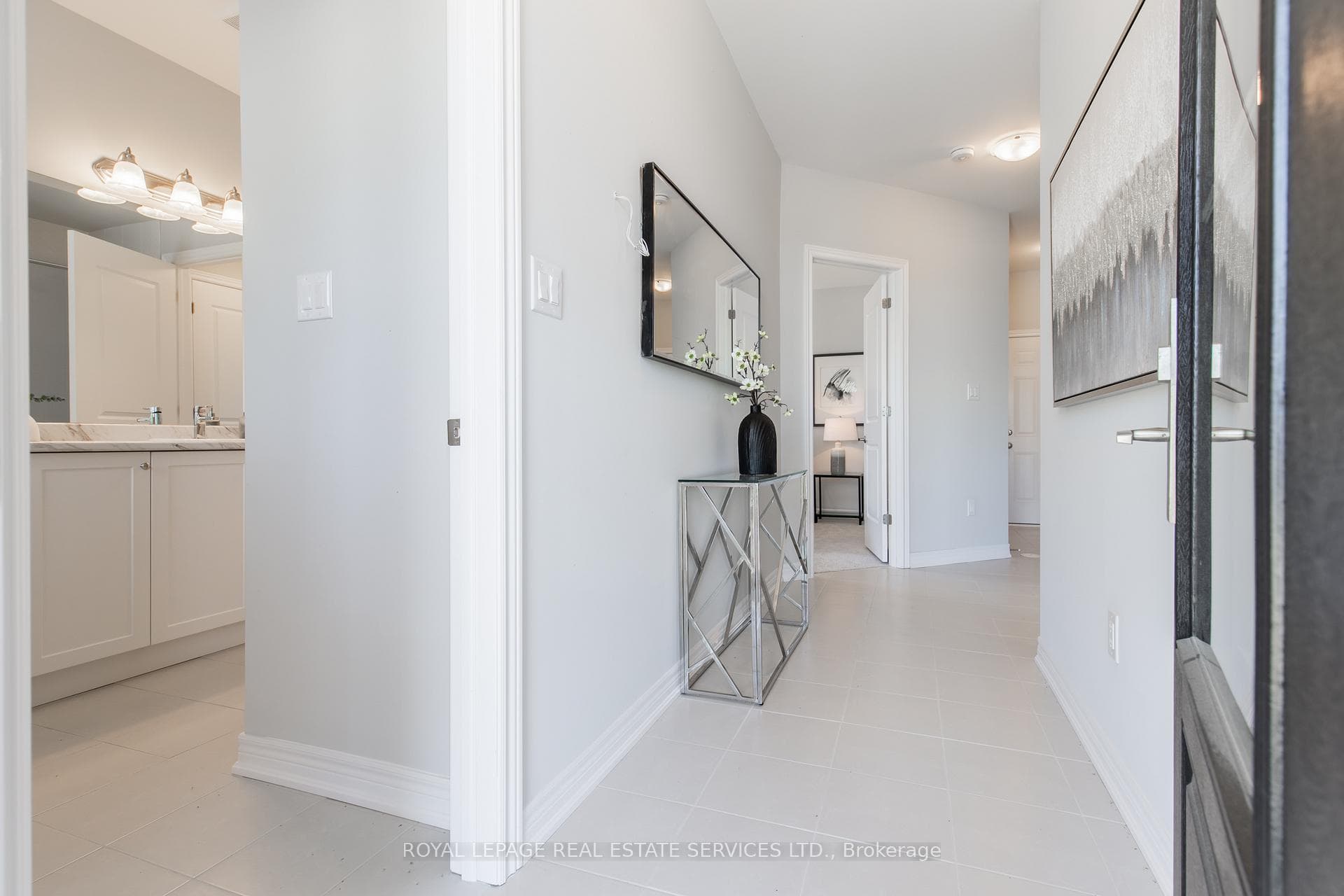 116 Cornell Centre Boulevard photo 2