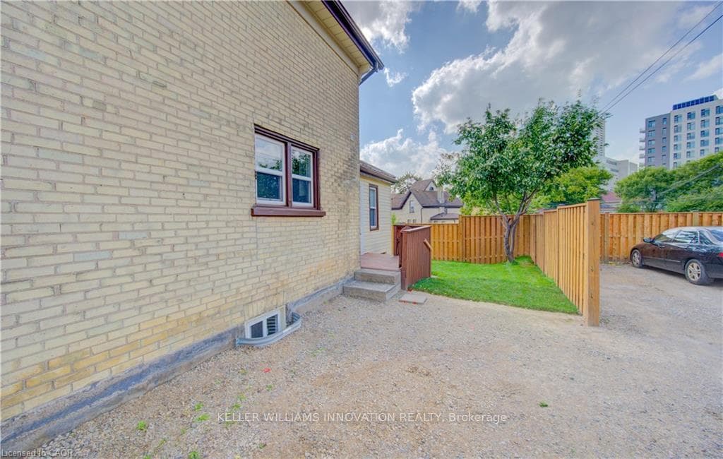 229 Lancaster Street photo 21