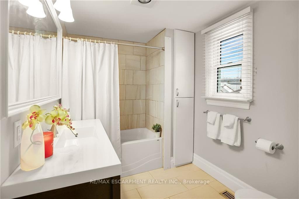 490 Rosseau Road photo 26