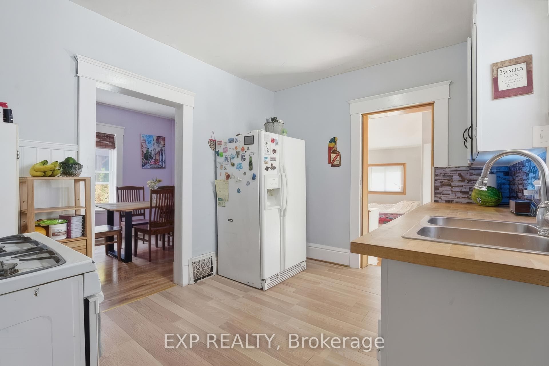 572 Downie Street photo 18