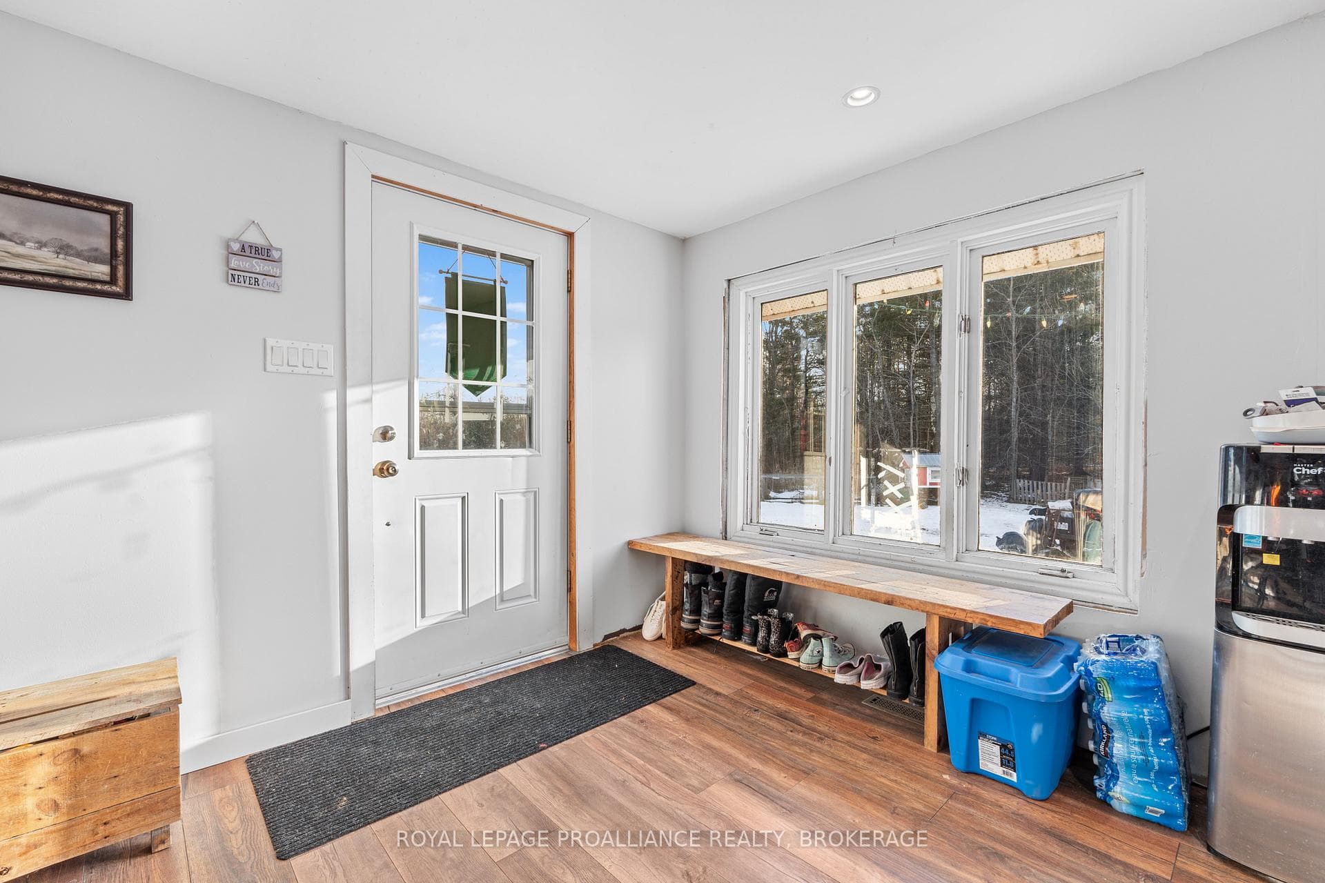 6394 Leveque Road photo 4